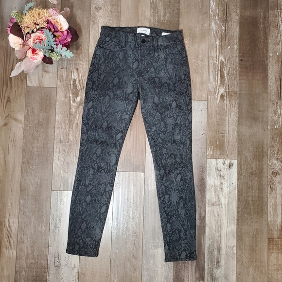 Frame Denim Women's Snake Print Jeans Size 27 Black Gray Skinny Stretchy NWOT - Picture 1 of 16